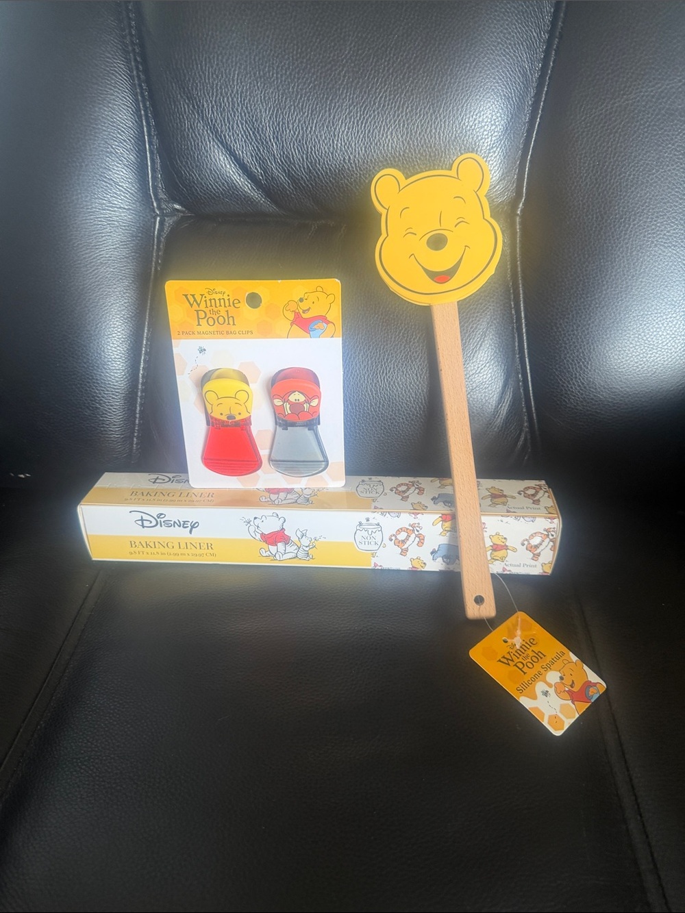 Disney Winnie the Pooh Spatula, Baking Liner & Magnetic Clips—Brand New